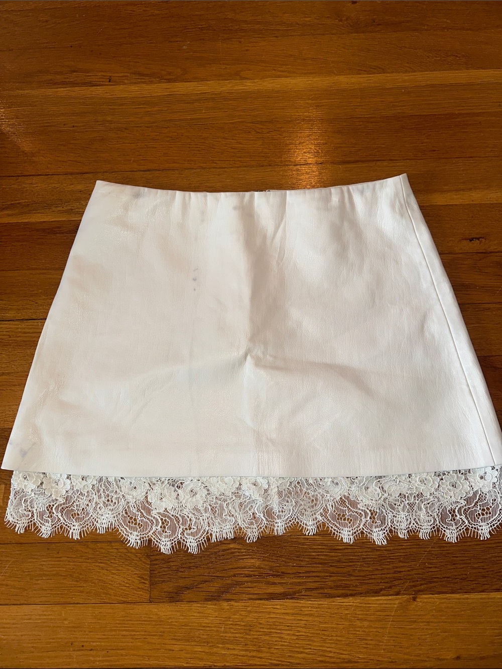 Alice & Olivia White Lace-Hem Mini Skirt